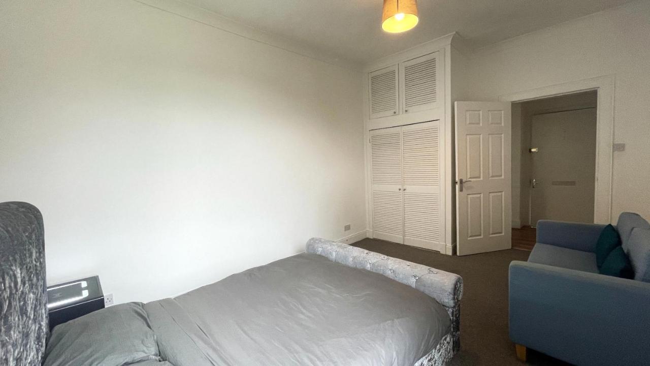 2 Bedrooms Entire Apartment Self Check In Kelty 외부 사진