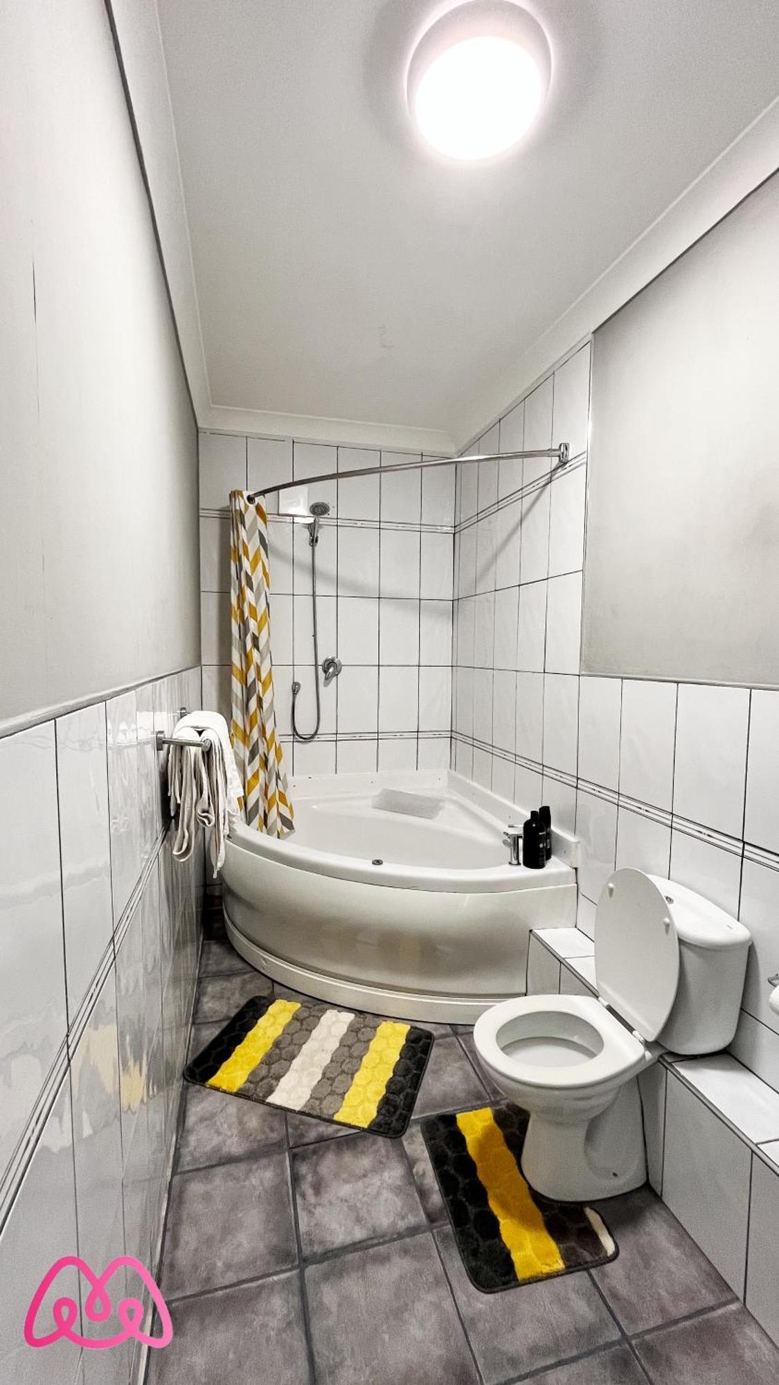 2 Bedrooms Entire Apartment Self Check In Kelty 외부 사진