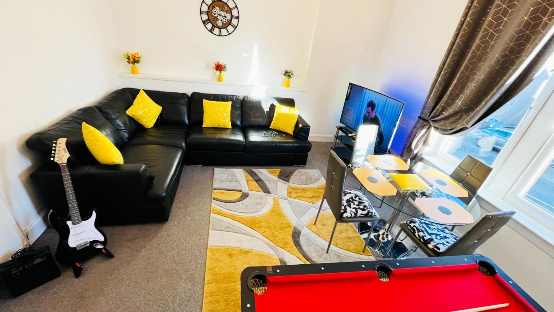 2 Bedrooms Entire Apartment Self Check In Kelty 외부 사진