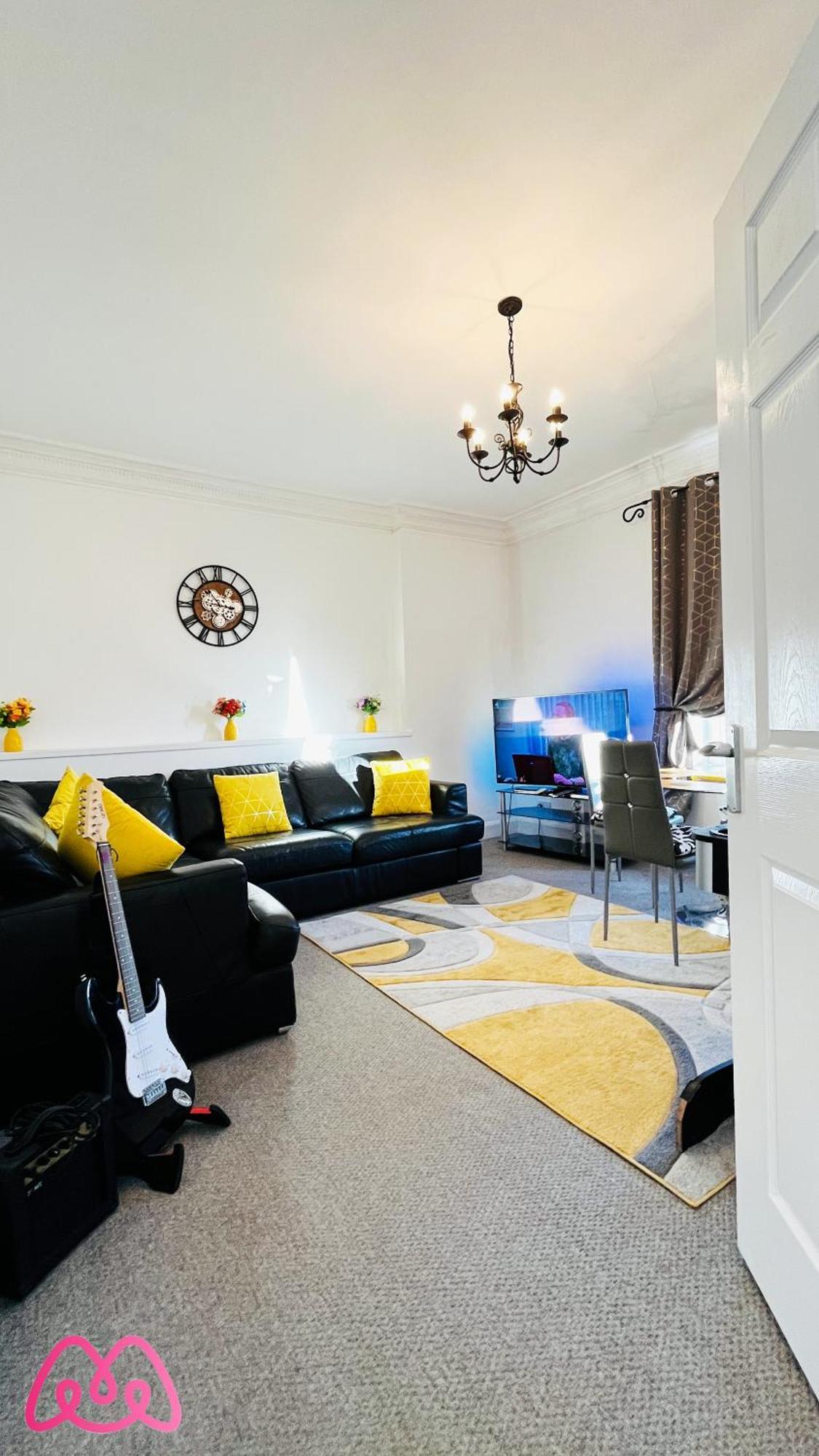 2 Bedrooms Entire Apartment Self Check In Kelty 외부 사진